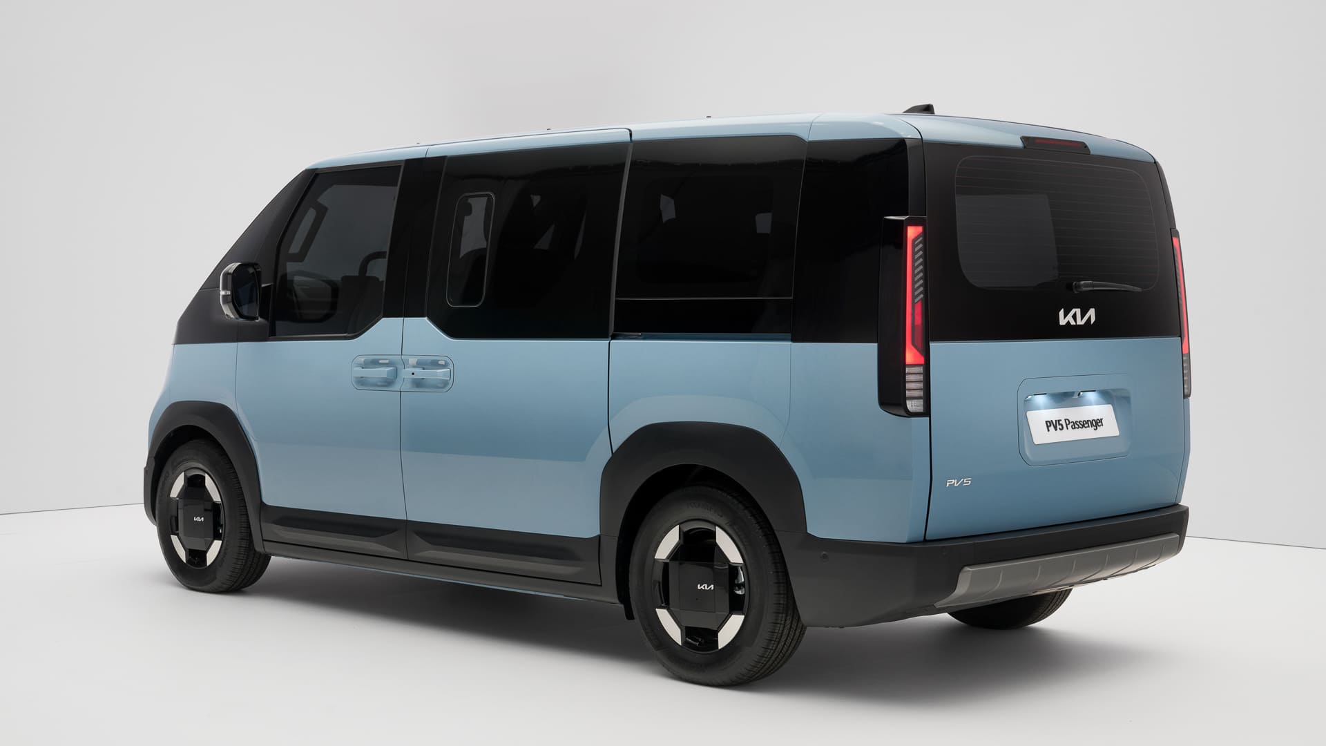 YDRAY-kia-pv5-passenger-frost-blue-ext-studio-static-digital-1920x1080-003